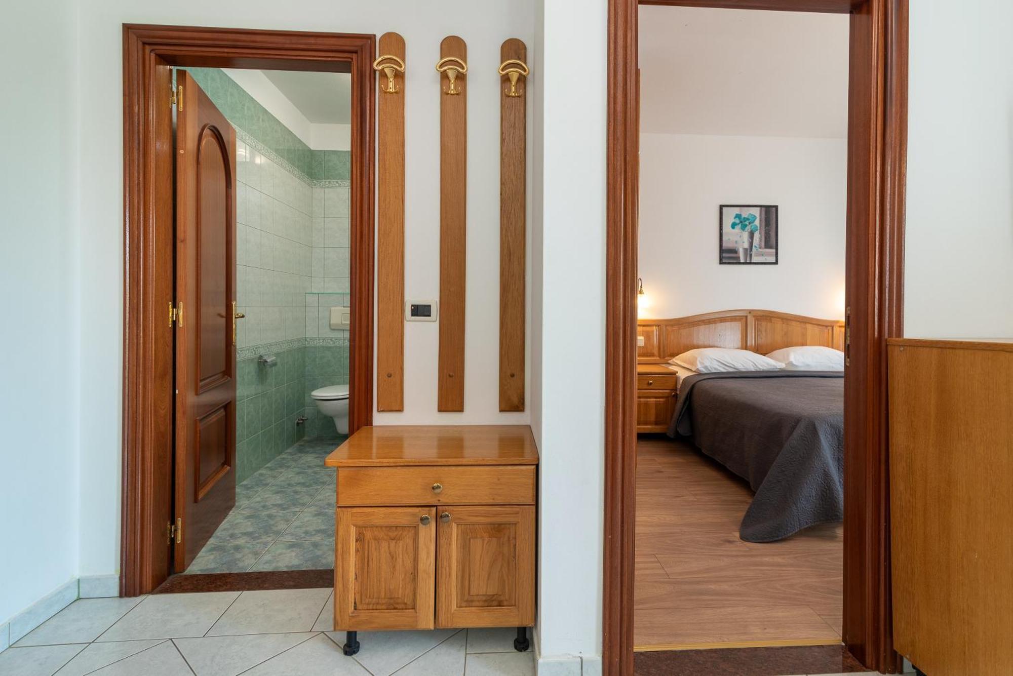 Maca Apartments & Suites Trogir Quarto foto